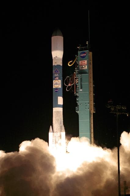 NASA image: KSC-08pd1798