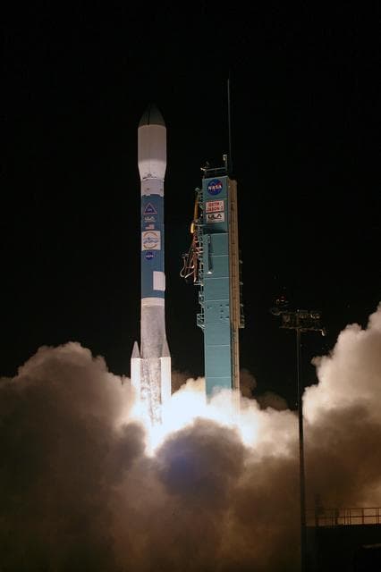 NASA image: KSC-08pd1821