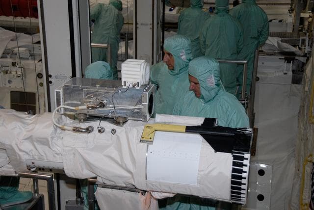 NASA image: KSC-08pd1958