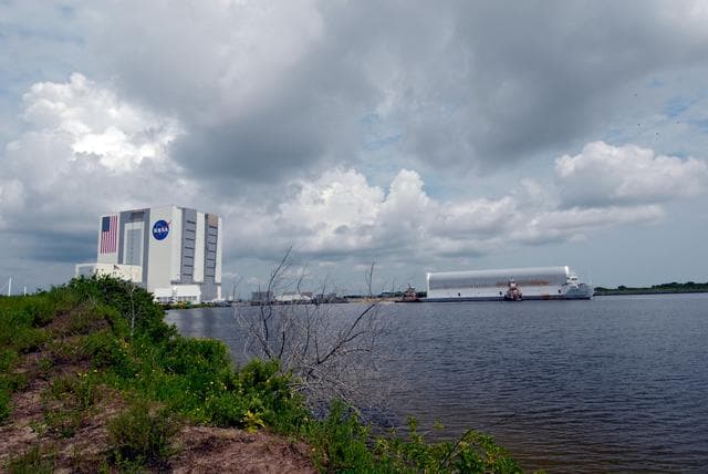 NASA image: KSC-08pd1976