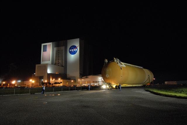 NASA image: KSC-08pd1983