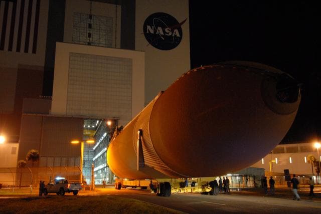 NASA image: KSC-08pd1985