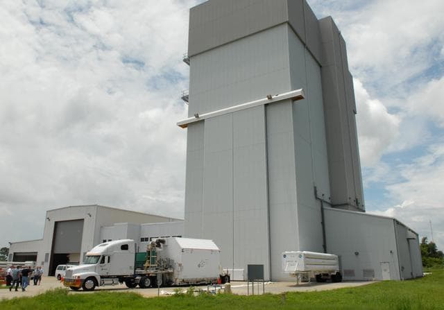 NASA image: KSC-08pd1991