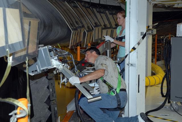 NASA image: KSC-08pd2054