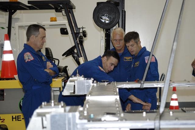 NASA image: KSC-08pd2177