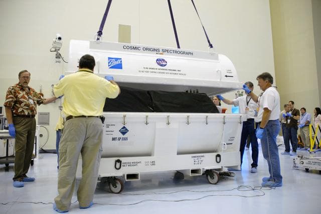 NASA image: KSC-08pd2181