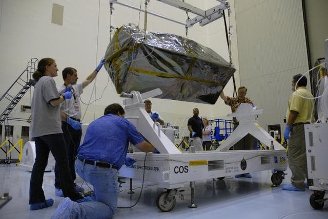 NASA image: KSC-08pd2186