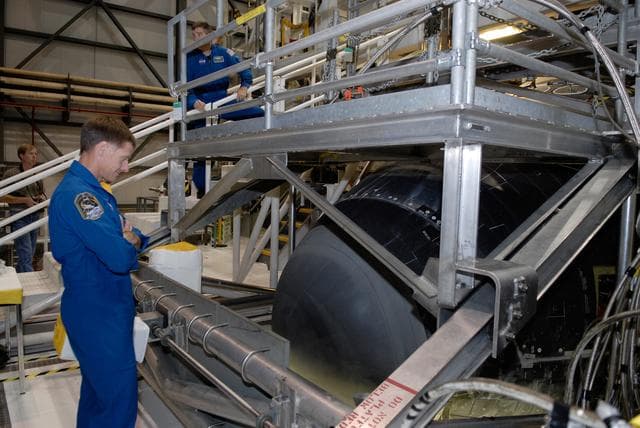 NASA image: KSC-08pd2235