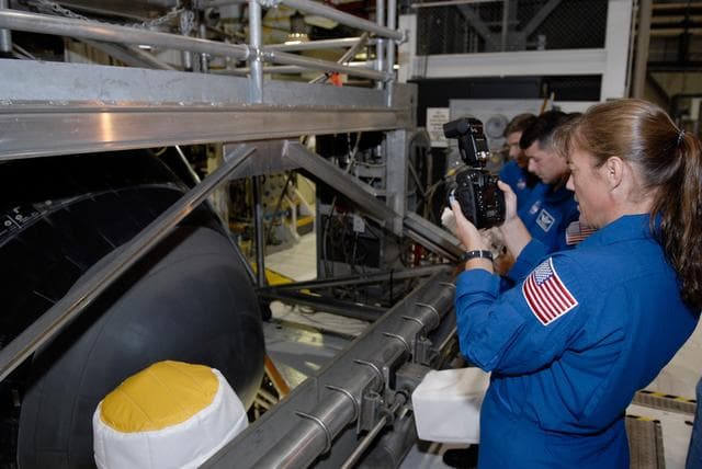 NASA image: KSC-08pd2242