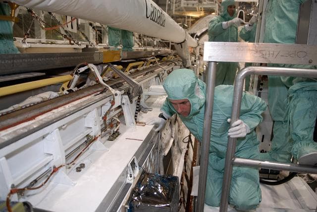 NASA image: KSC-08pd2257