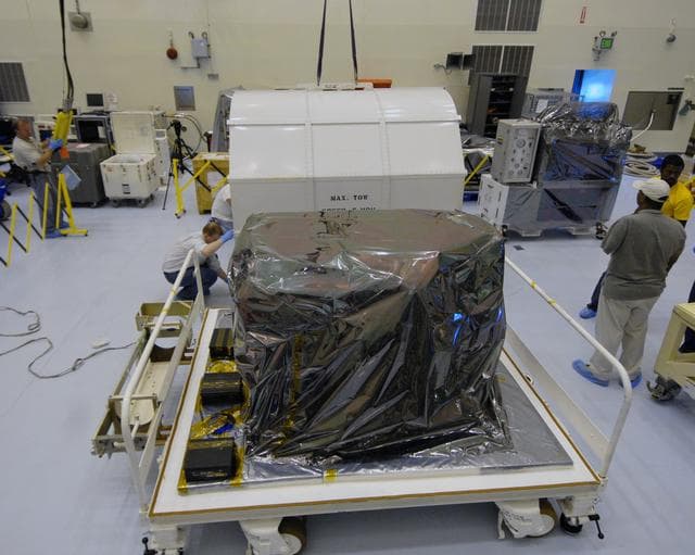 NASA image: KSC-08pd2277