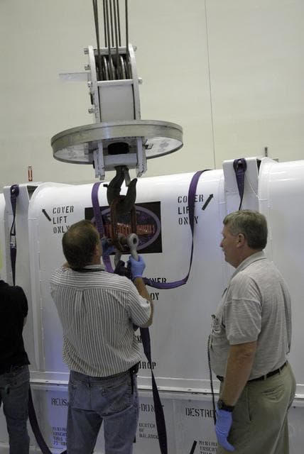 NASA image: KSC-08pd2381
