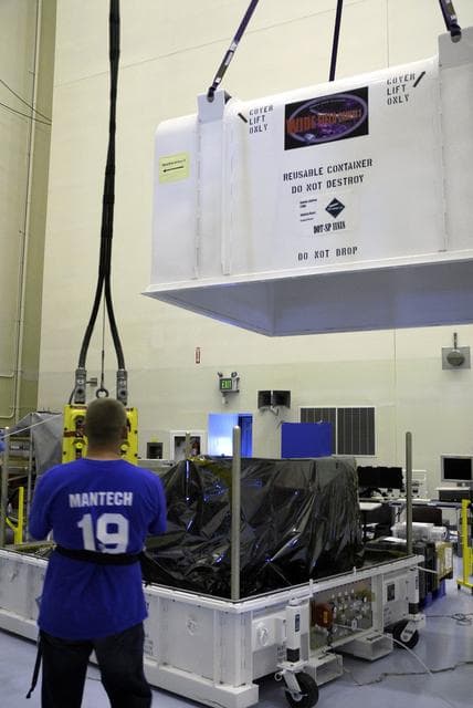 NASA image: KSC-08pd2383