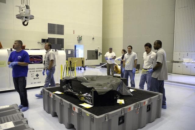 NASA image: KSC-08pd2384