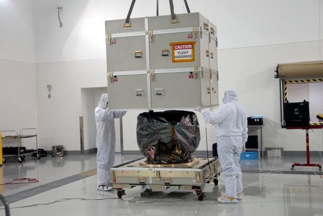 NASA image: KSC-08pd2402