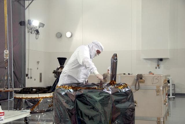 NASA image: KSC-08pd2404
