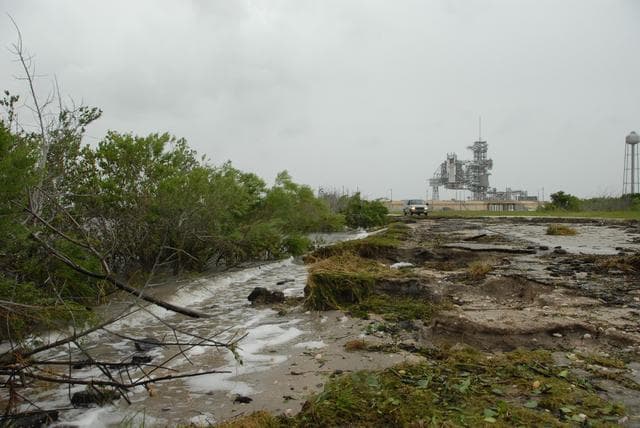 NASA image: KSC-08pd2422