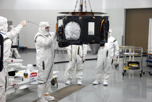 NASA image: KSC-08pd2513