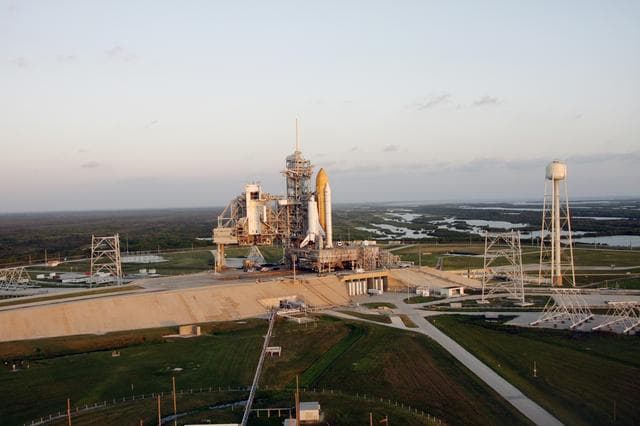 NASA image: KSC-08pd2693