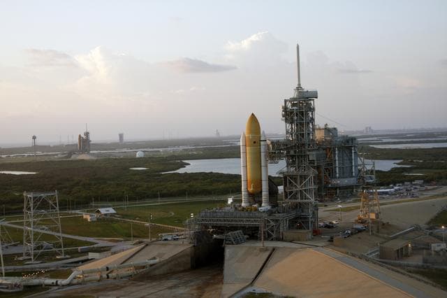NASA image: KSC-08pd2694