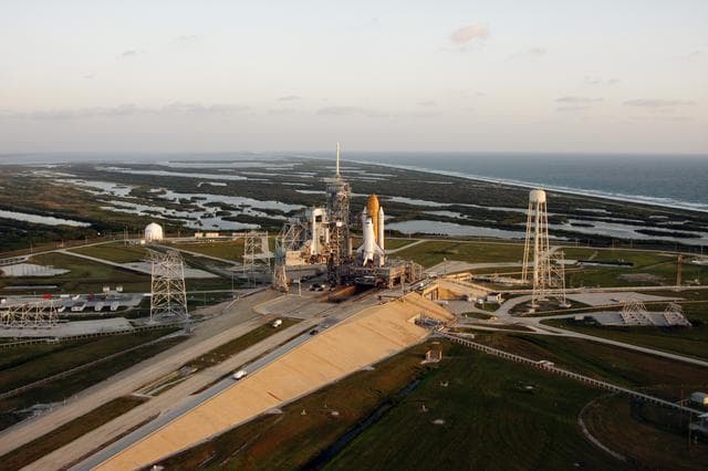 NASA image: KSC-08pd2695
