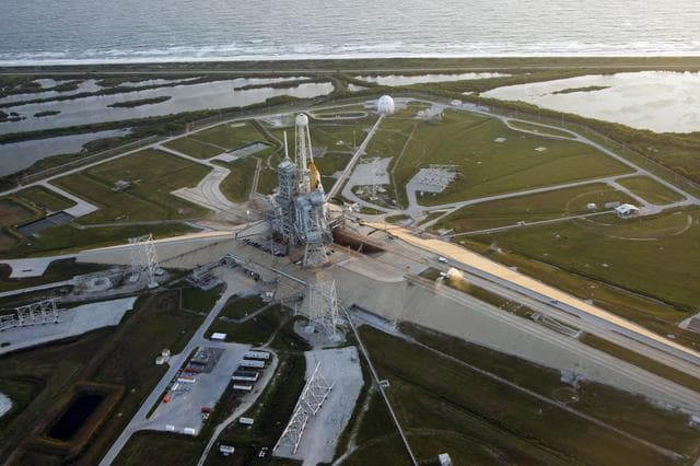 NASA image: KSC-08pd2696