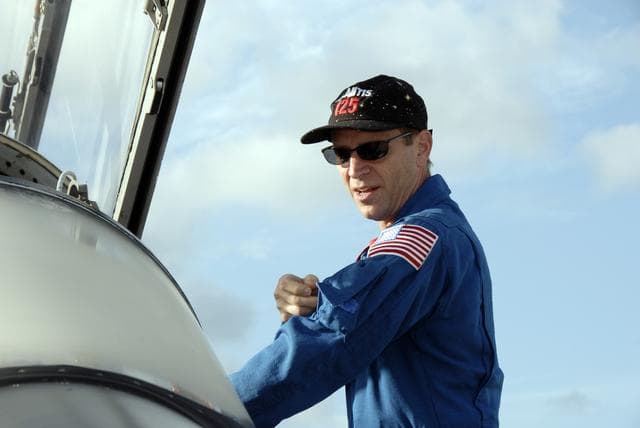 NASA image: KSC-08pd2750