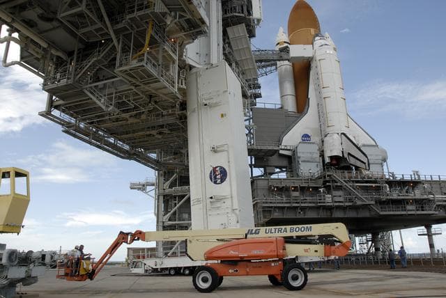 NASA image: KSC-08pd2759