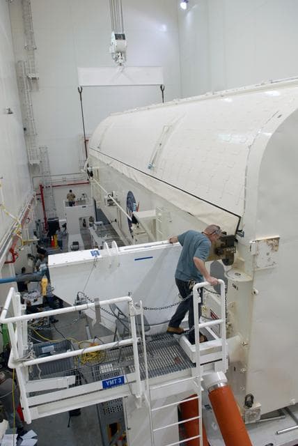 NASA image: KSC-08pd2773