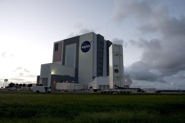 NASA image: KSC-08pd2784
