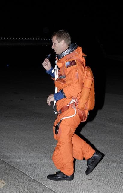 NASA image: KSC-08pd2834