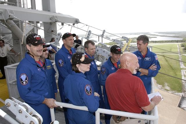 NASA image: KSC-08pd2864