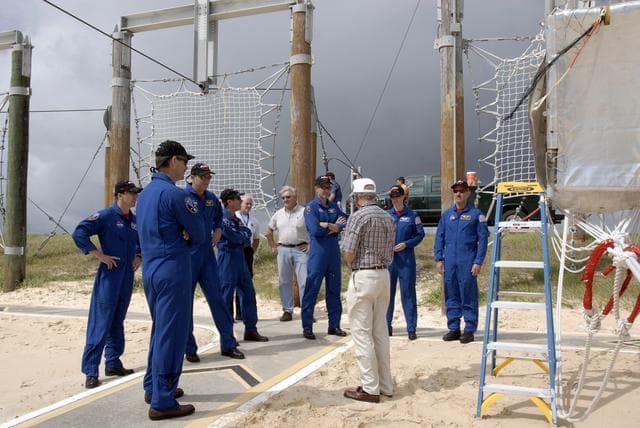 NASA image: KSC-08pd2866