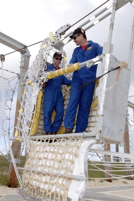 NASA image: KSC-08pd2869