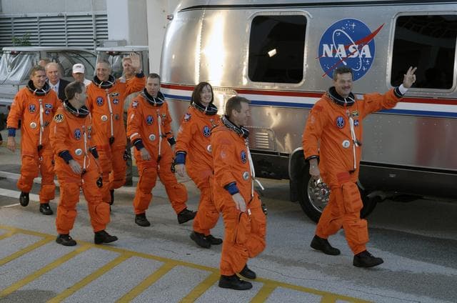 NASA image: KSC-08pd2884