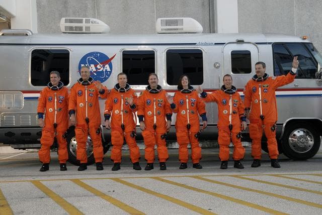 NASA image: KSC-08pd2885