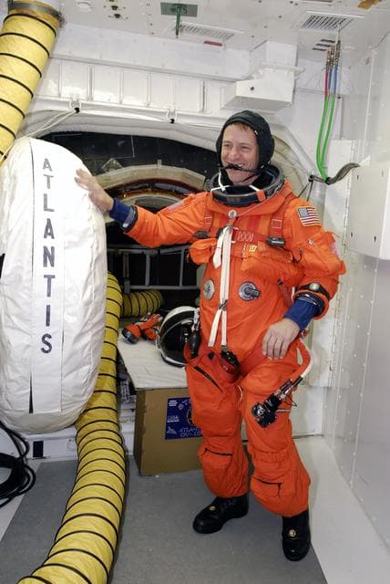 NASA image: KSC-08pd2888