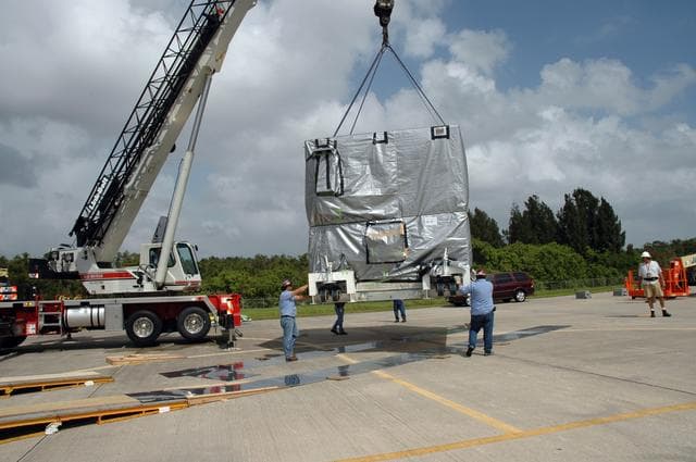 NASA image: KSC-08pd2920