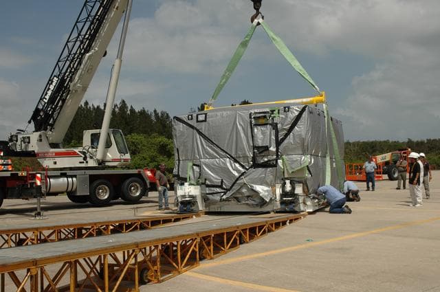 NASA image: KSC-08pd2922
