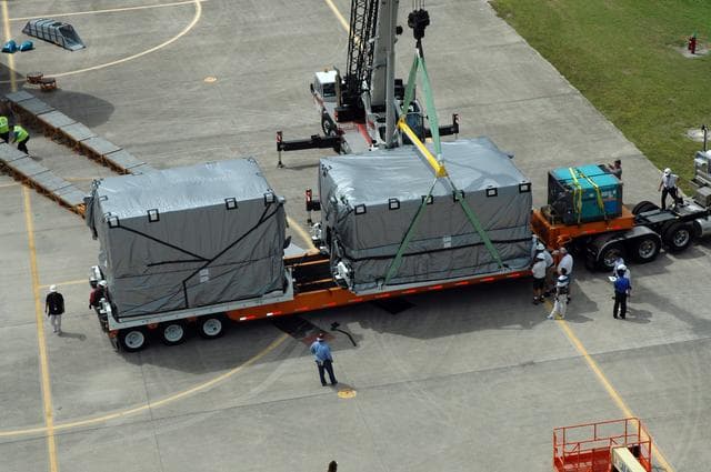 NASA image: KSC-08pd2925
