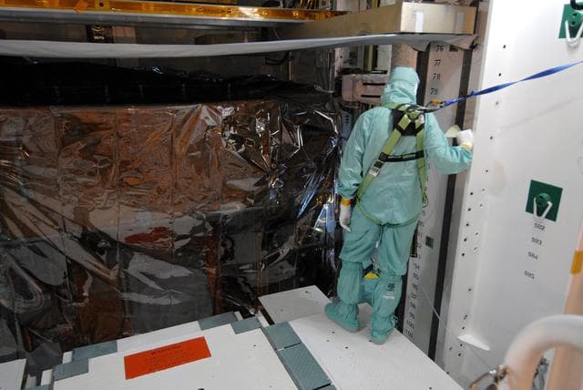 NASA image: KSC-08pd2955