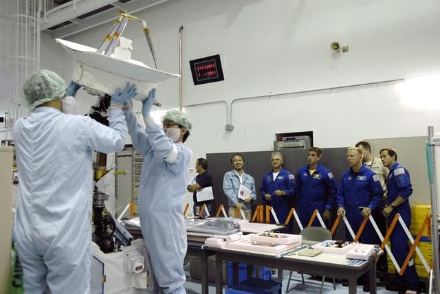 NASA image: KSC-08pd2999