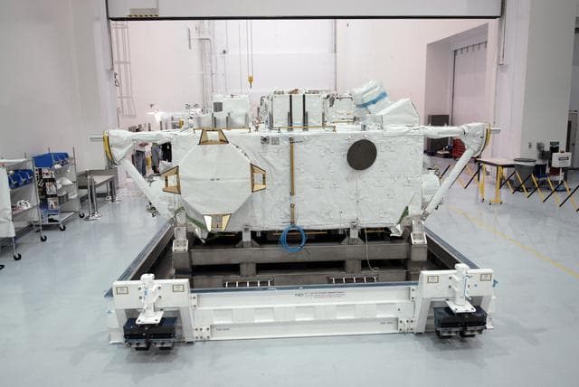 NASA image: KSC-08pd3017