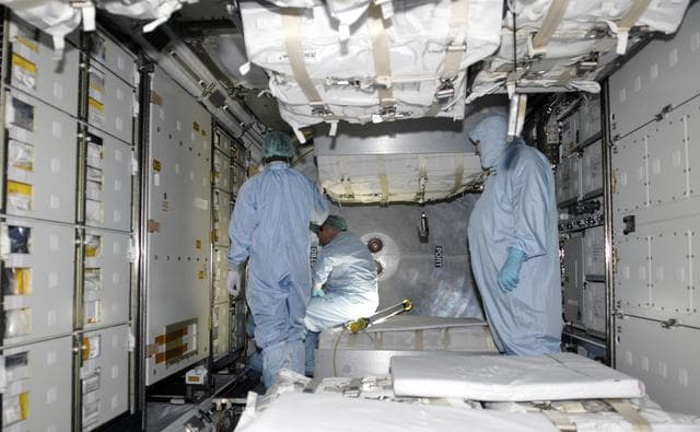 NASA image: KSC-08pd3055