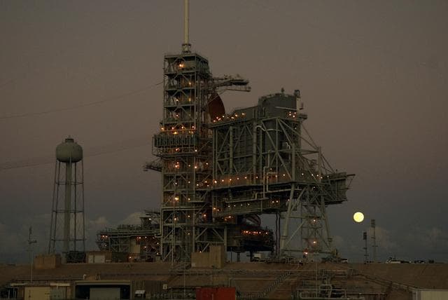 NASA image: KSC-08pd3182