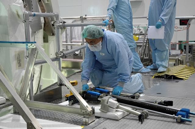 NASA image: KSC-08pd3199