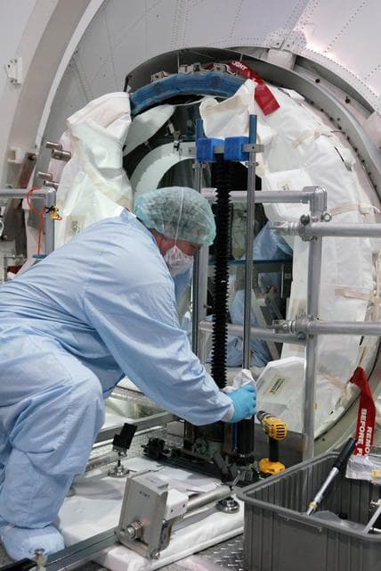 NASA image: KSC-08pd3202