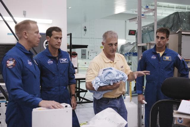 NASA image: KSC-08pd3233