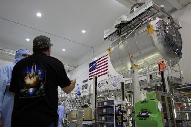 NASA image: KSC-08pd3293