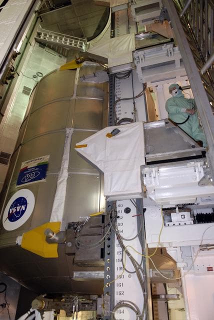 NASA image: KSC-08pd3324